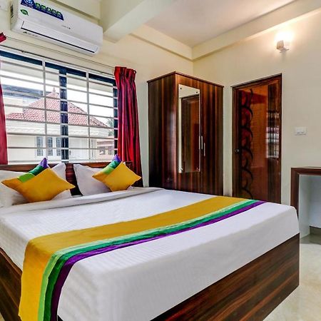 Itsy Hotels Rain Tulsi Stayz, Palarivattom Junction Kochi Екстер'єр фото