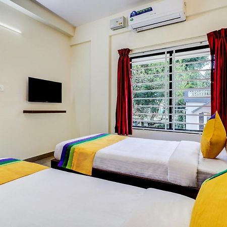 Itsy Hotels Rain Tulsi Stayz, Palarivattom Junction Kochi Екстер'єр фото