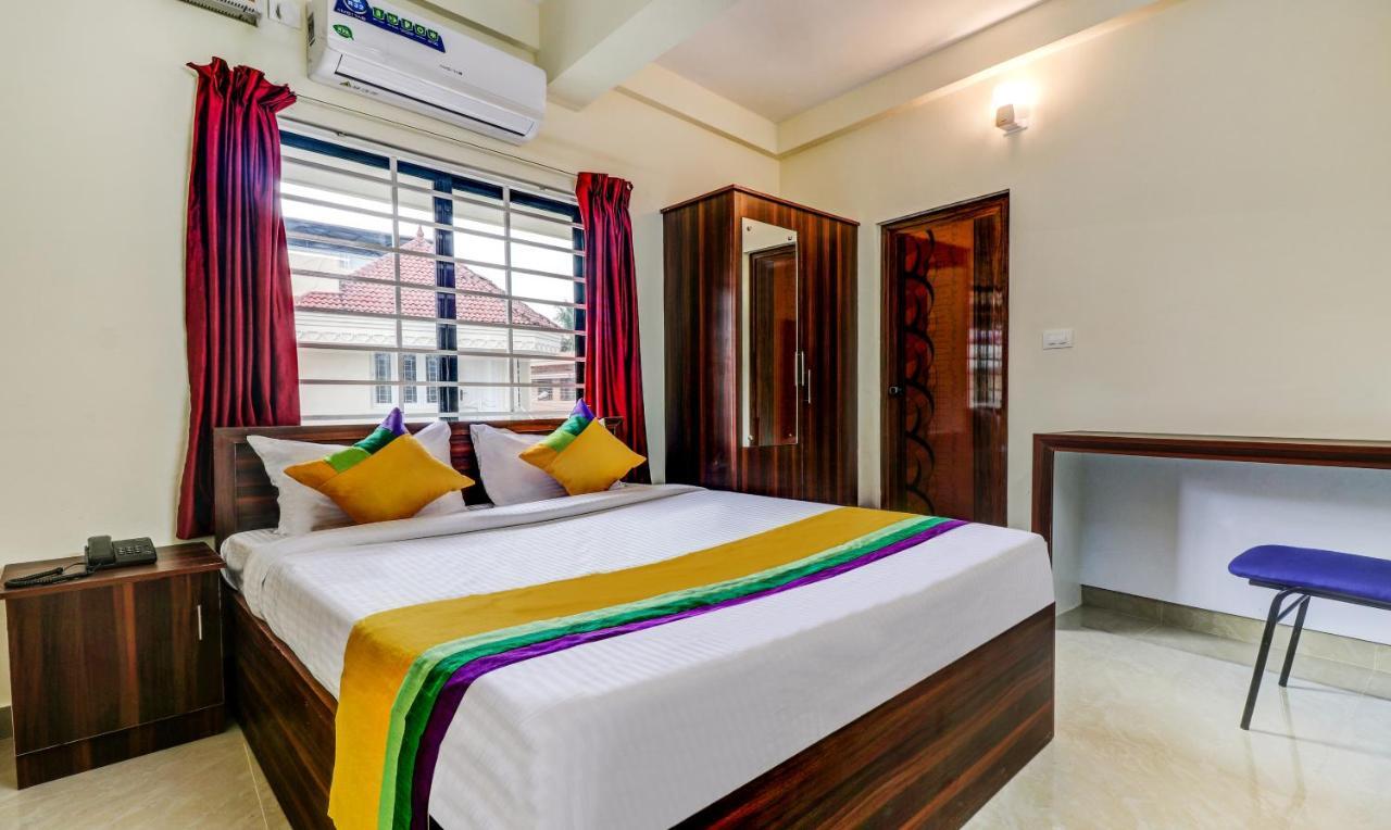 Itsy Hotels Rain Tulsi Stayz, Palarivattom Junction Kochi Екстер'єр фото
