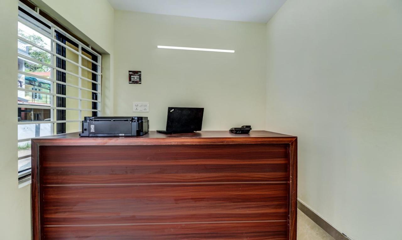 Itsy Hotels Rain Tulsi Stayz, Palarivattom Junction Kochi Екстер'єр фото