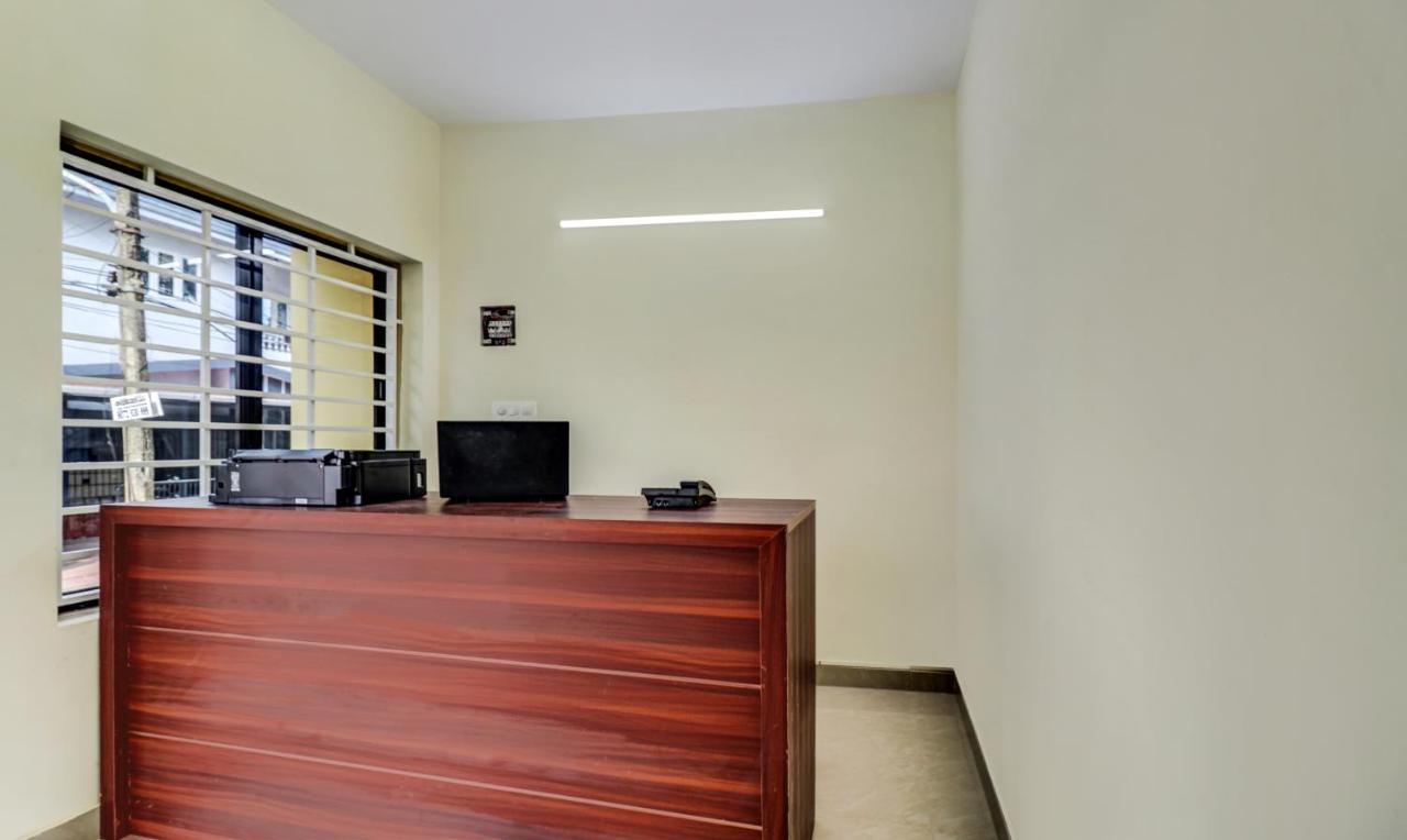 Itsy Hotels Rain Tulsi Stayz, Palarivattom Junction Kochi Екстер'єр фото