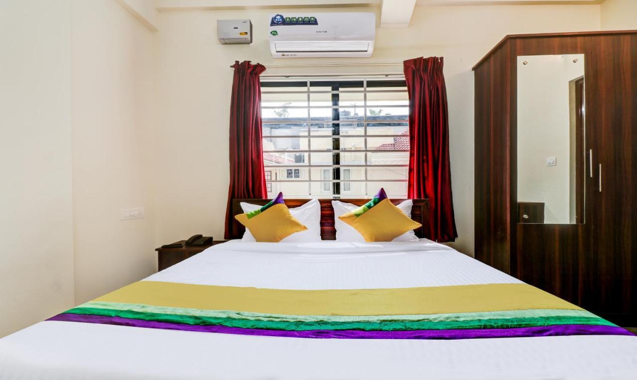 Itsy Hotels Rain Tulsi Stayz, Palarivattom Junction Kochi Екстер'єр фото