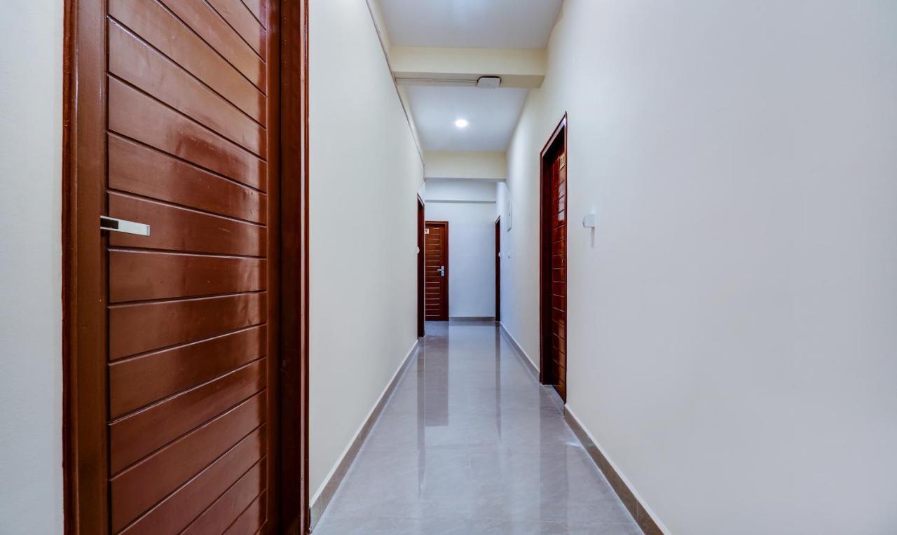 Itsy Hotels Rain Tulsi Stayz, Palarivattom Junction Kochi Екстер'єр фото
