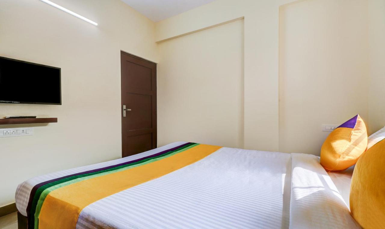 Itsy Hotels Rain Tulsi Stayz, Palarivattom Junction Kochi Екстер'єр фото